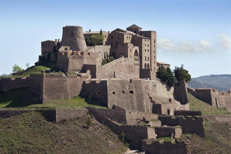Parador de Cardona boeken