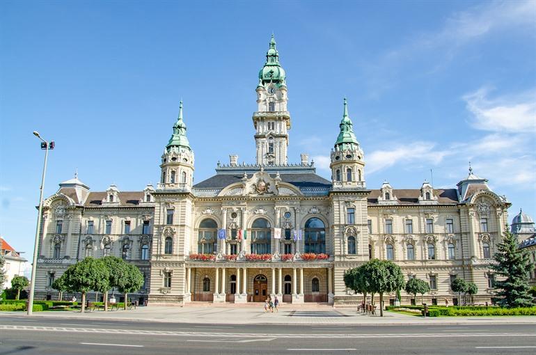 Parlementsgebouw Györ, Hongarije