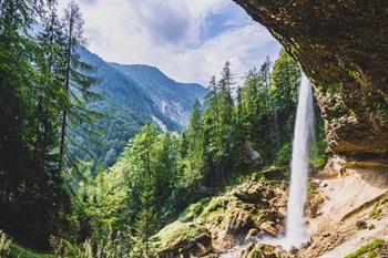 Peričnikwaterval bezoeken, Slovenië