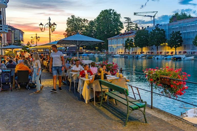 Perschiera del Garda by night