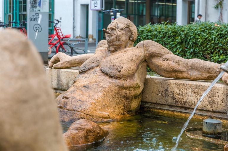 Peter-Lenk-Brunnen, ludieke fontein in Konstanz