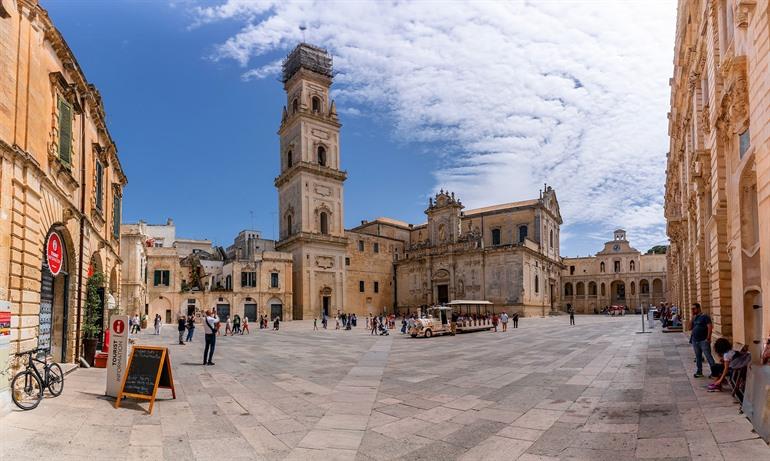 Piazza de Duomo di Lecce met de kathedraal