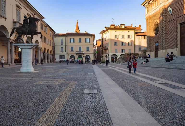 Piazza del Duomo in Pavia, Lombardije