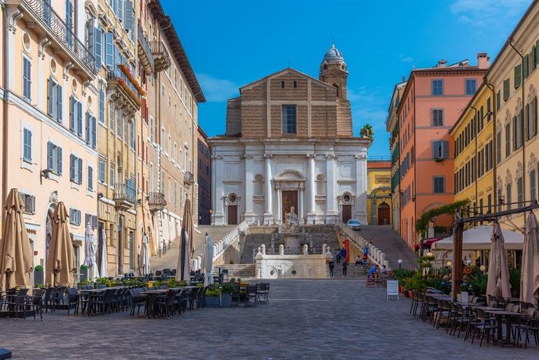 Piazza del Plebiscito in Ancona, Le Marche
