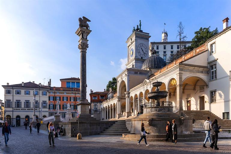 Piazza della Libertà in Udine