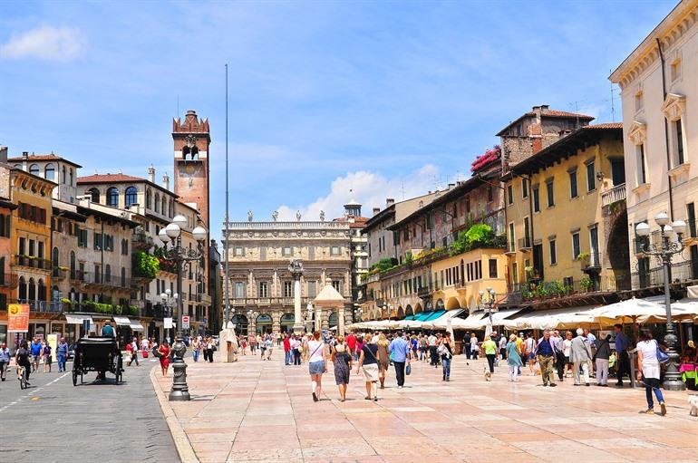 Piazza delle Erbe in Verona