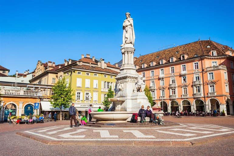 Piazza Walther von der Vogelweide, Bolzano