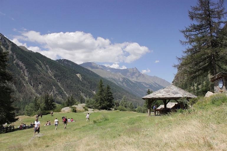 Picknicken of Bergrestaurant Lillaz Watervallen