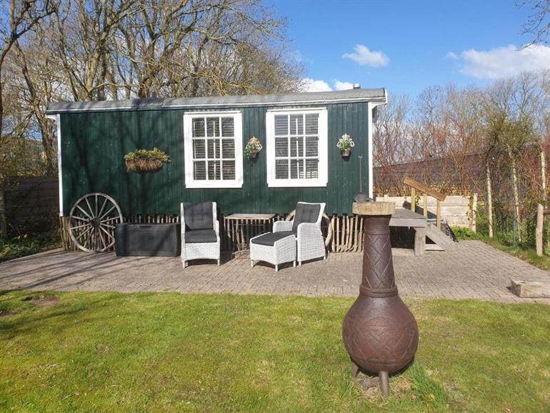 Pipowagen in het groen boeken