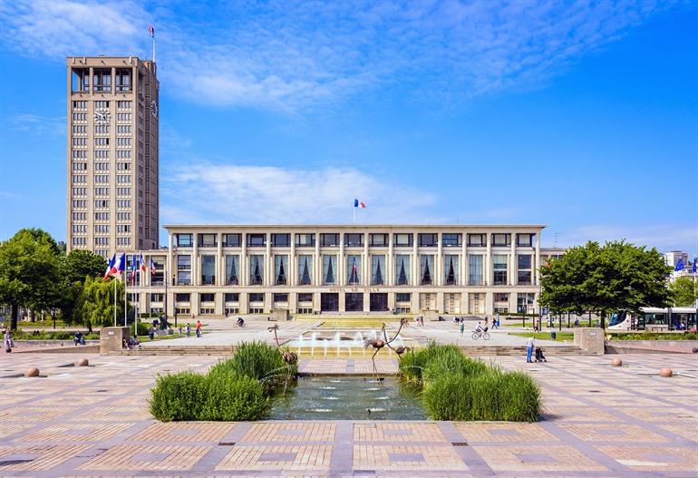 Place de l’Hôtel de Ville in Le Havre