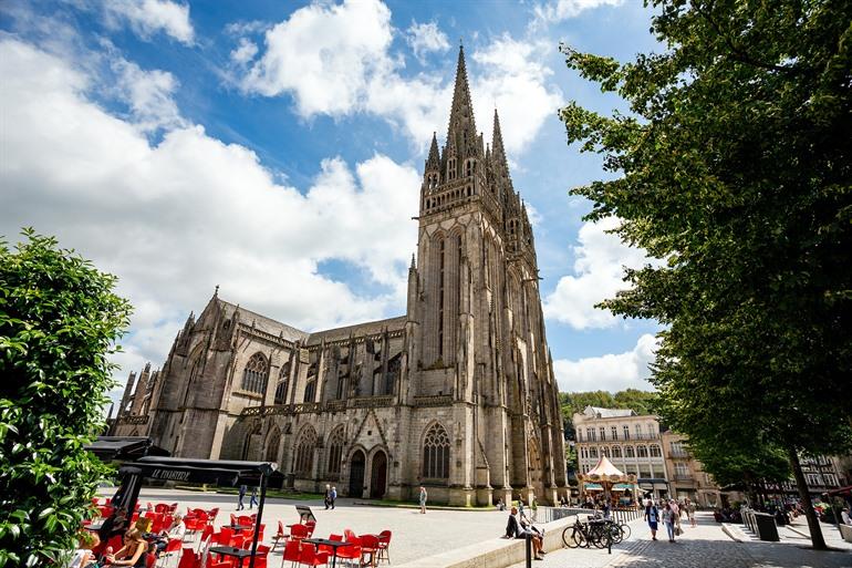 Place Saint-Corentin met de kathedraal van Quimper