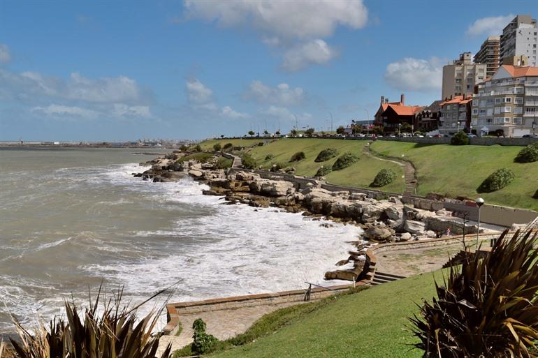 Playa Chica en de rotsen
