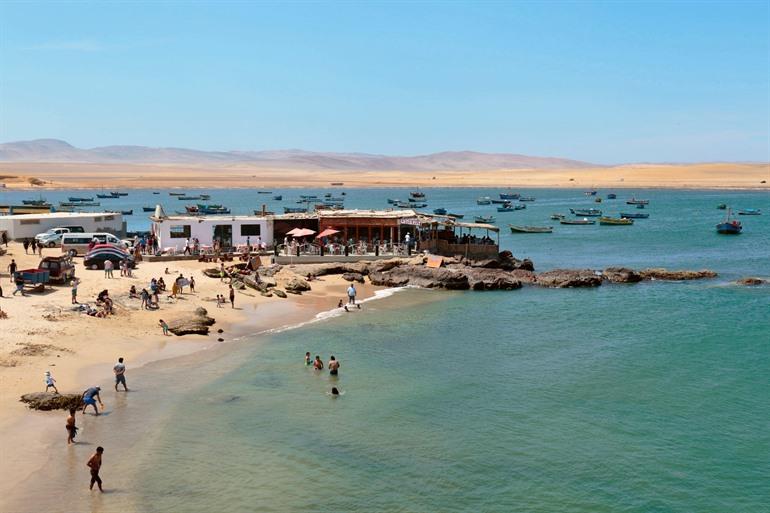 Playa Lagunillas in Paracas