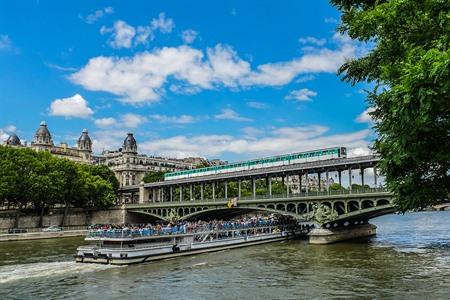Pont de Bir-Hakeim in Parijs bezoeken