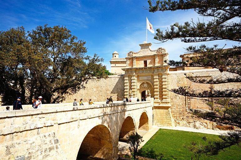 Poort van Mdina Malta - Voetgangersbrug