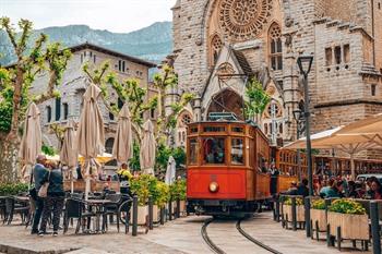 Port de Sóller - badplaats in de mooiste baai van Mallorca