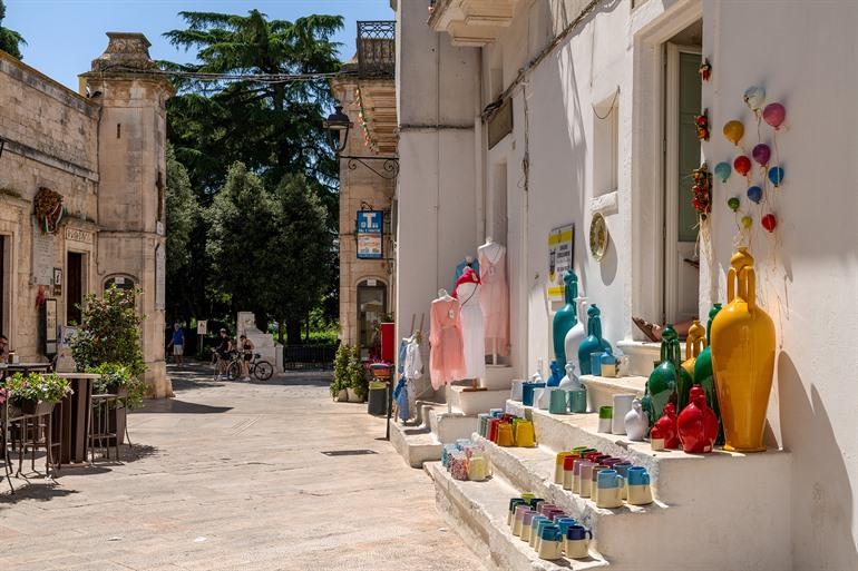 Porta Napoli en Piazza Vitorio Emanuele, Locorotondo