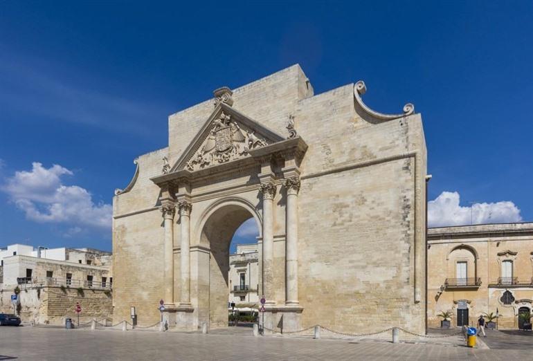 Porta Napoli, Lecce
