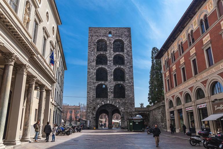 Porta Torre in de stad Como, Lombardije