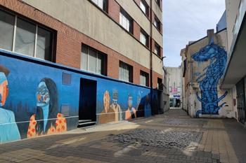 Portretmuur en De Blauwe Hond