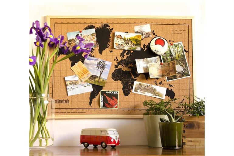 Prikbord wereldkaart in kurk