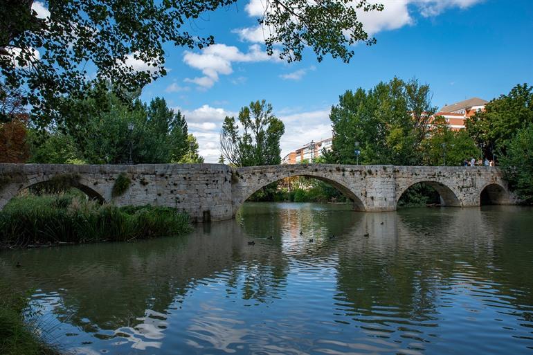 Puente mayor over de Carrion-rivier, Palencia