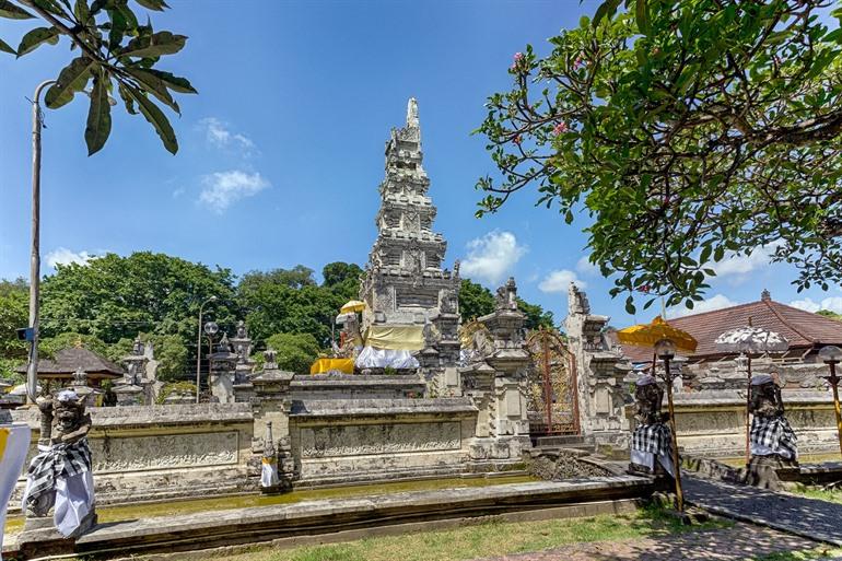 Pura Agung Jagatnatha in Denpasar bezoeken