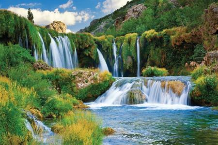 Raften op de Zrmanja watervallen in Kroatië