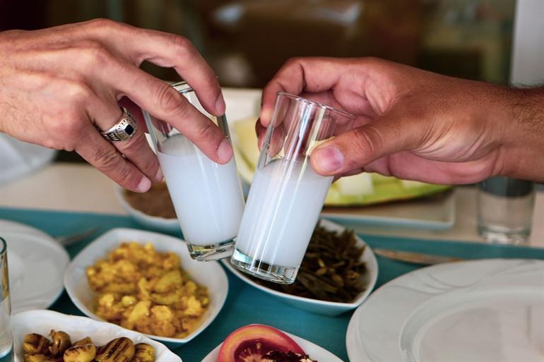 Raki, alcoholische drank met anijs