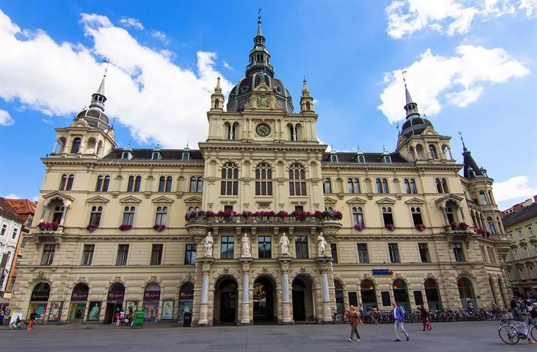 Rathaus op de Hauptplatz in Graz, Oostenrijk