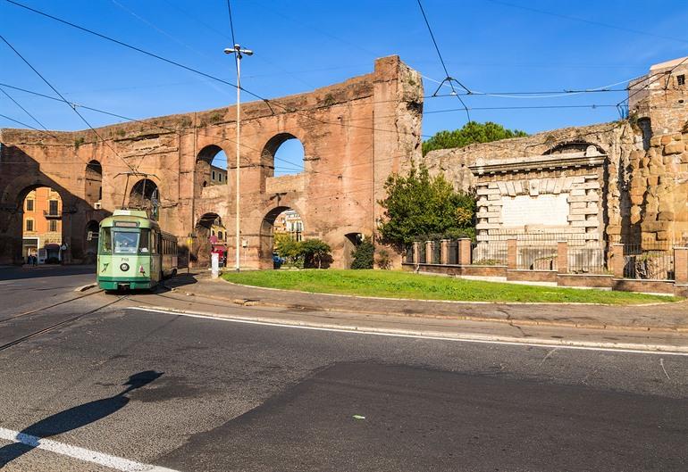 Reizen met de tram in Rome, Italië