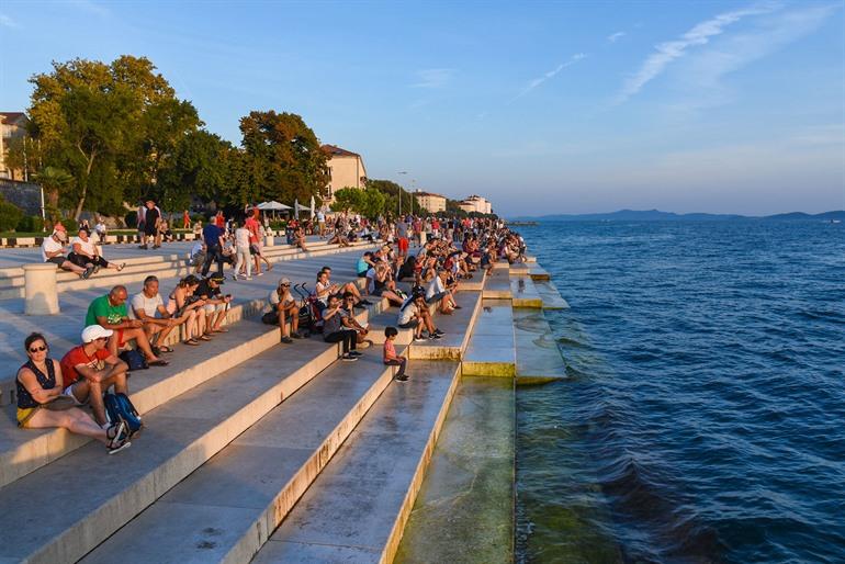 Riva promenade in Zadar, Kroatië