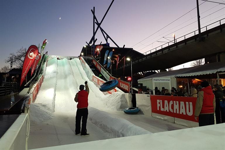 Rodelbaan met echte sneeuw