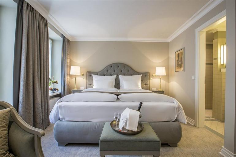 Romantik Hotel Zur Glocke boeken