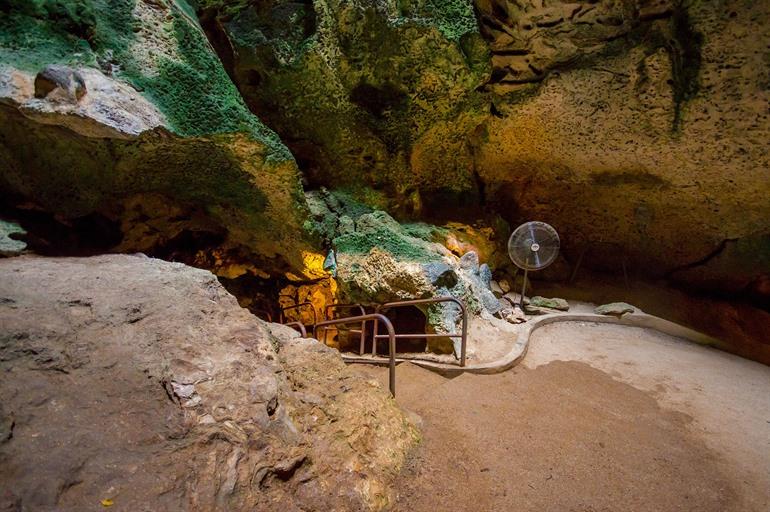 Rondleiding door de Hato-grotten, Curaçao