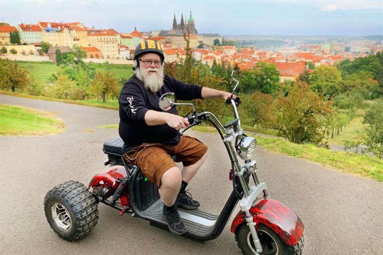 Rondleiding door Praag met een Harley-trike boeken