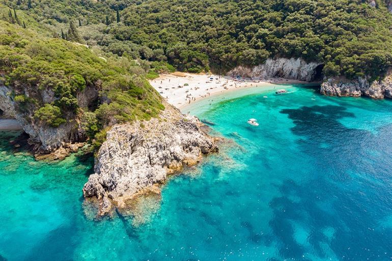 Rovinia Beach nabij Paleokastritsa