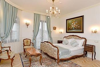 Royal Hotel (Varna) boeken