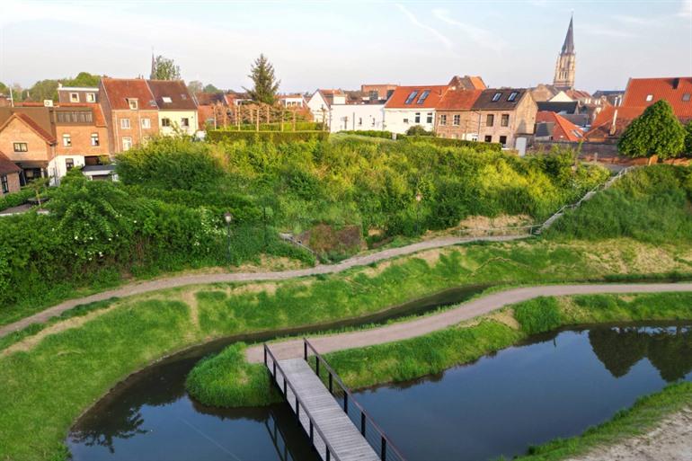 Ruïnes van het overgebleven fort Sanderbout