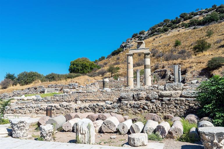 Ruïnes van het Prytaneion in Efeze, Turkije