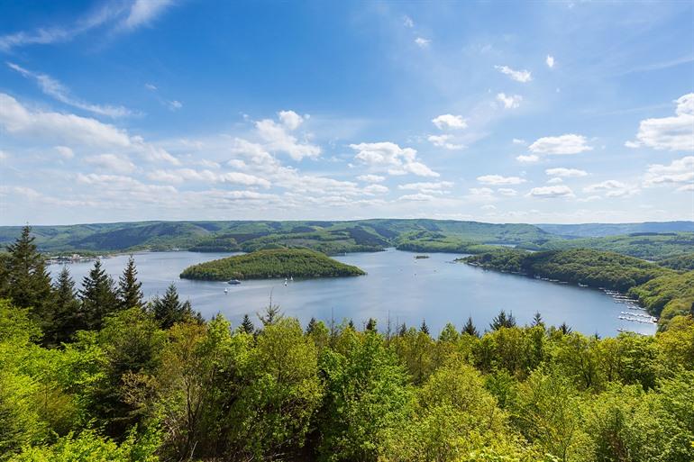 Rursee in het Nationaal Park Eifel