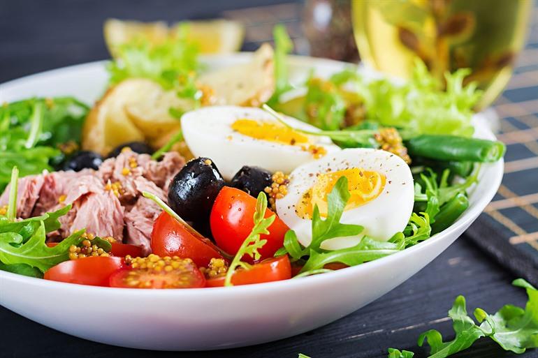 Salade Niçoise uit Nice, Franse keuken