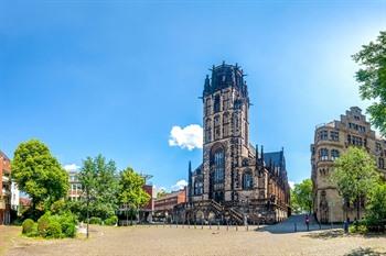 Salvatorkirche op de Burgplatz in Duisburg