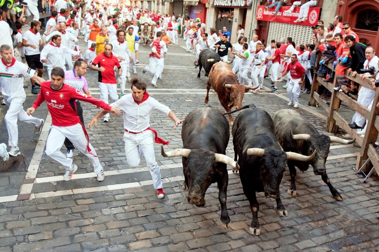 Stierenrennen Pamplona 2024 & San Fermínfeesten Info en tips