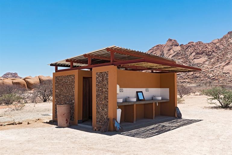 Sanitaire voorzieningen bij Spitzkoppe