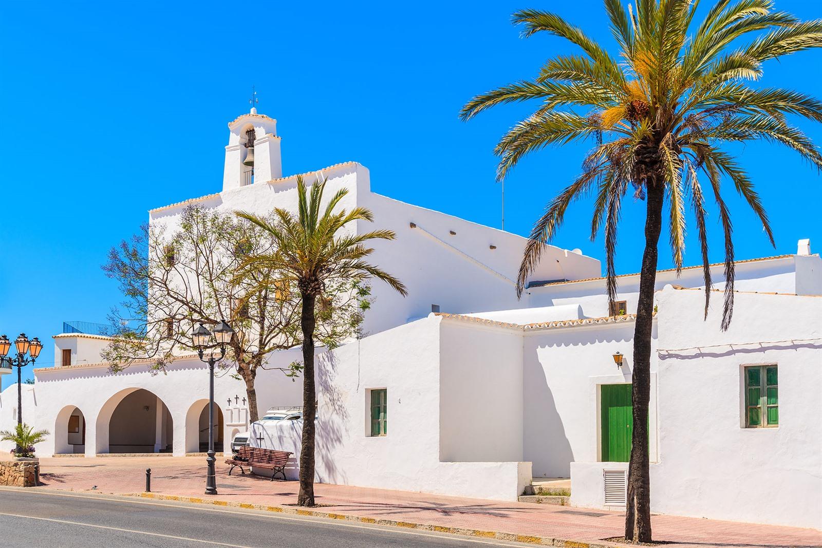 21 x bezienswaardigheden op Ibiza die je moet zien + hidden spots