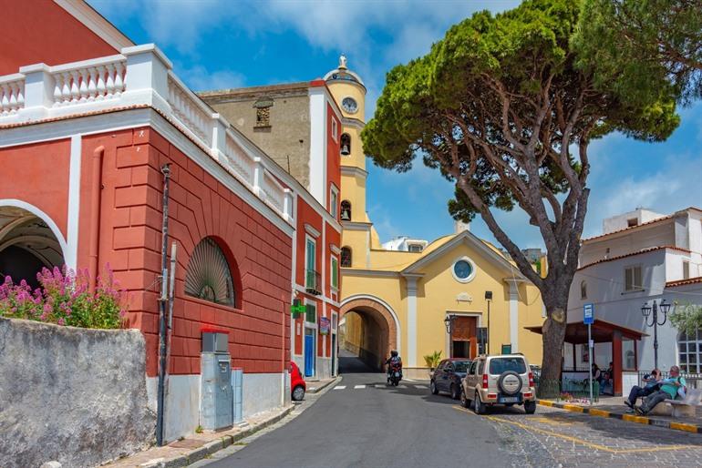 Santa Maria del Carmine kerk op Ischia