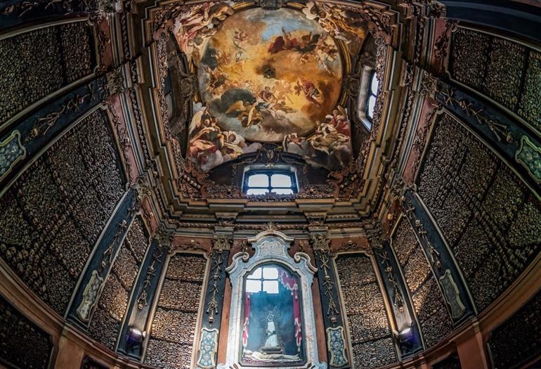 Santuario di San Bernardino alle Ossa in Milaan