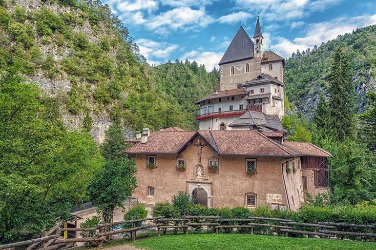 Santuario di San Romedio, Trentino