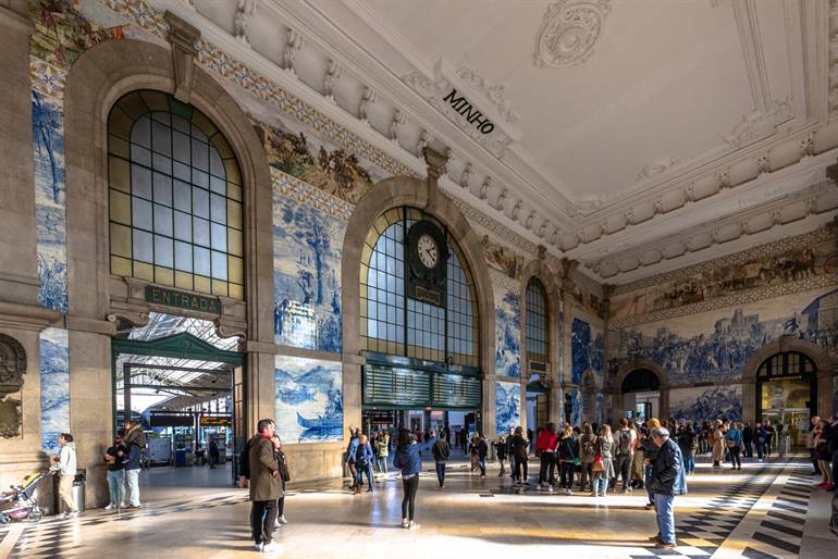 Sao Bento Treinstation